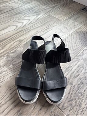 United Nude Rico  Black and Silver Platform Slingback Sandals